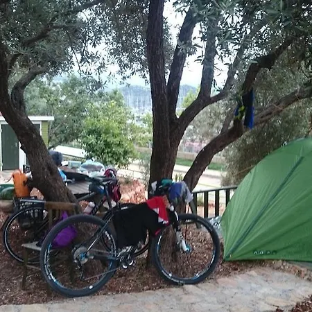 Can Tent Camping ホリデーパーク